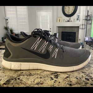 NIKE FREE 5.0+ Like New W/Box COOL GREY!